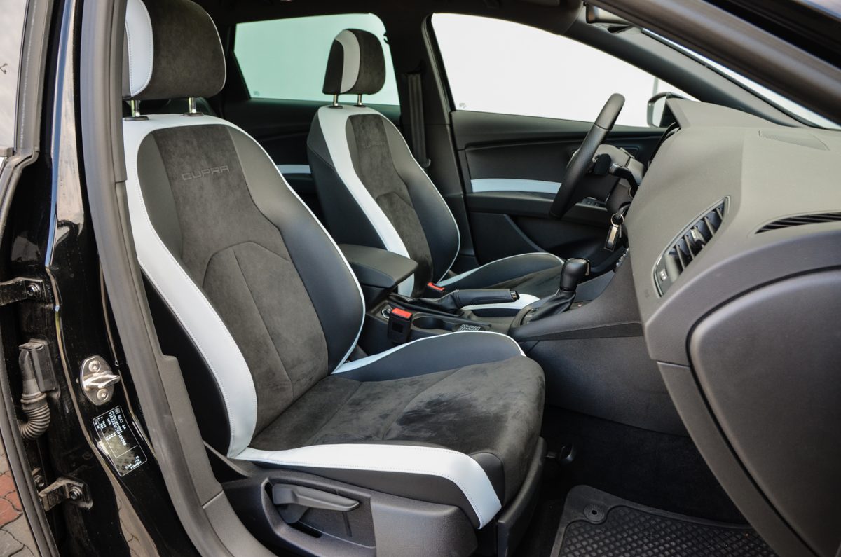 SEAT LEON