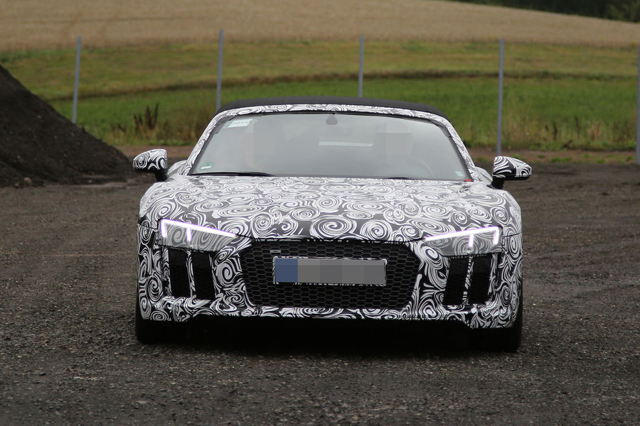 AUDI R8