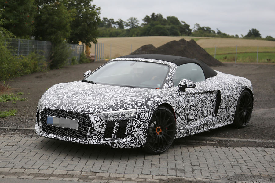 AUDI R8