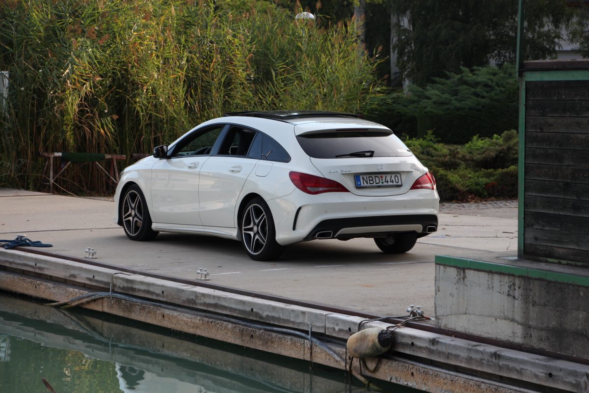 MERCEDES-BENZ