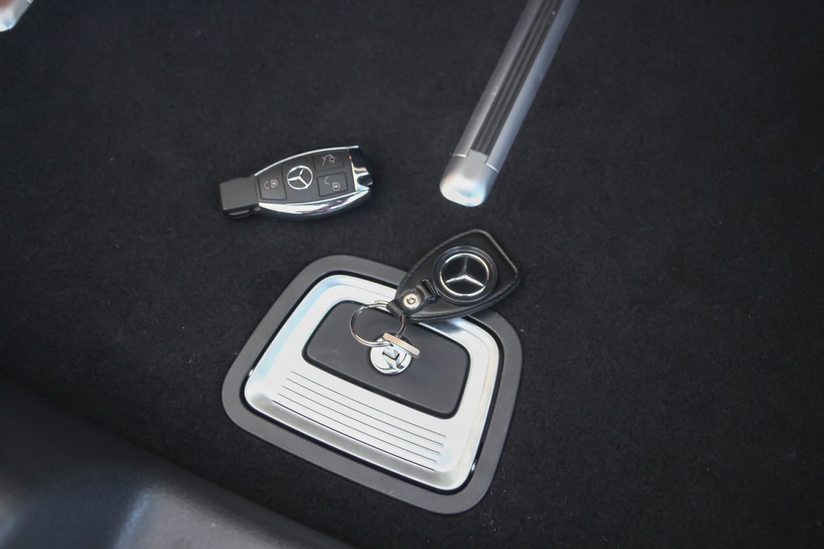 MERCEDES-BENZ