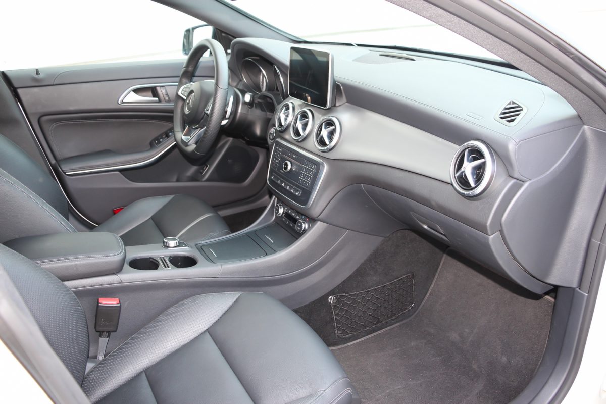 MERCEDES-BENZ