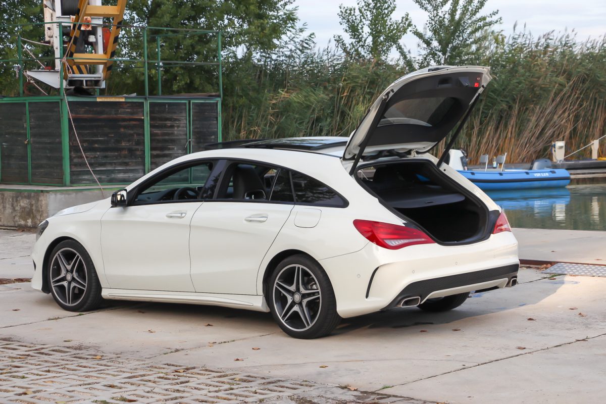 MERCEDES-BENZ