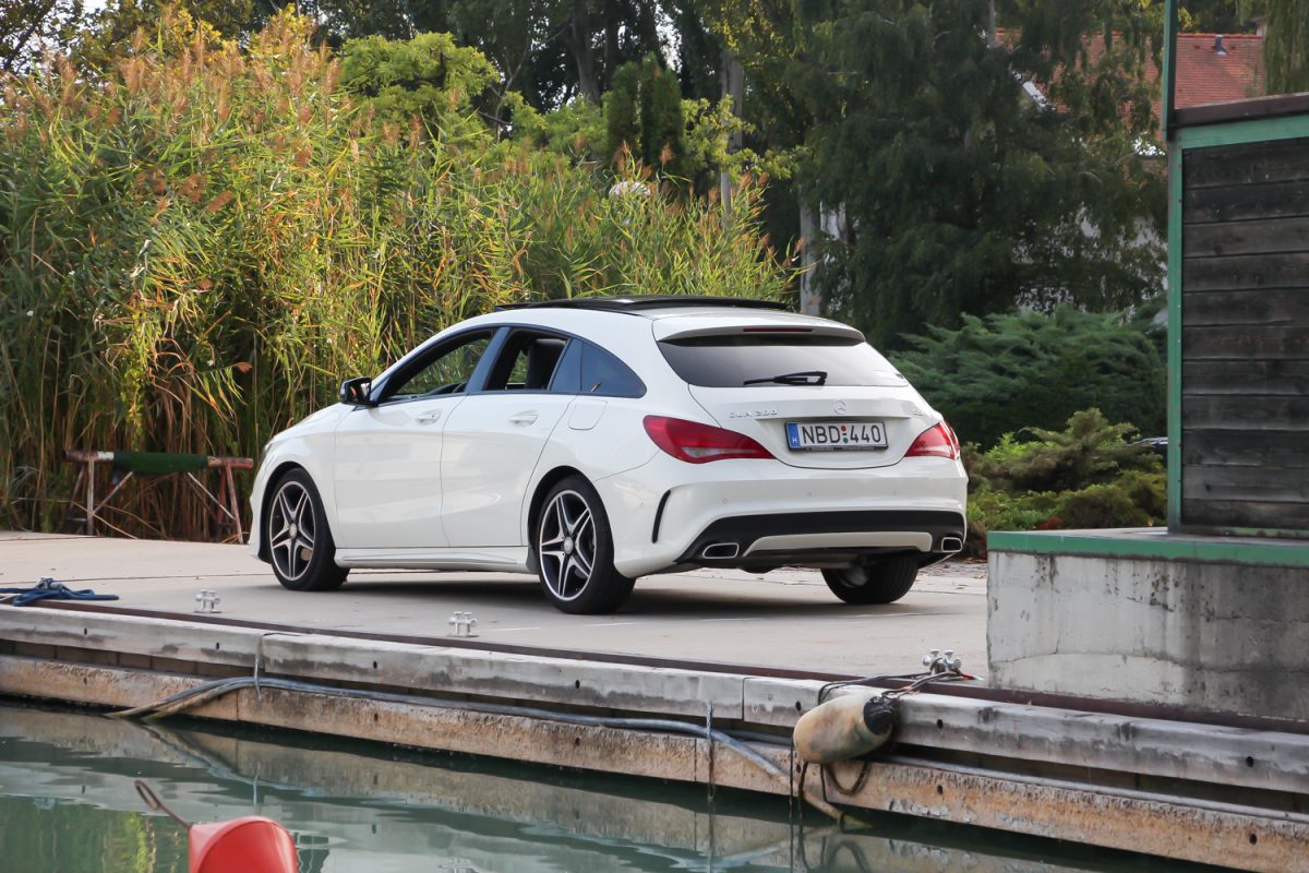MERCEDES-BENZ