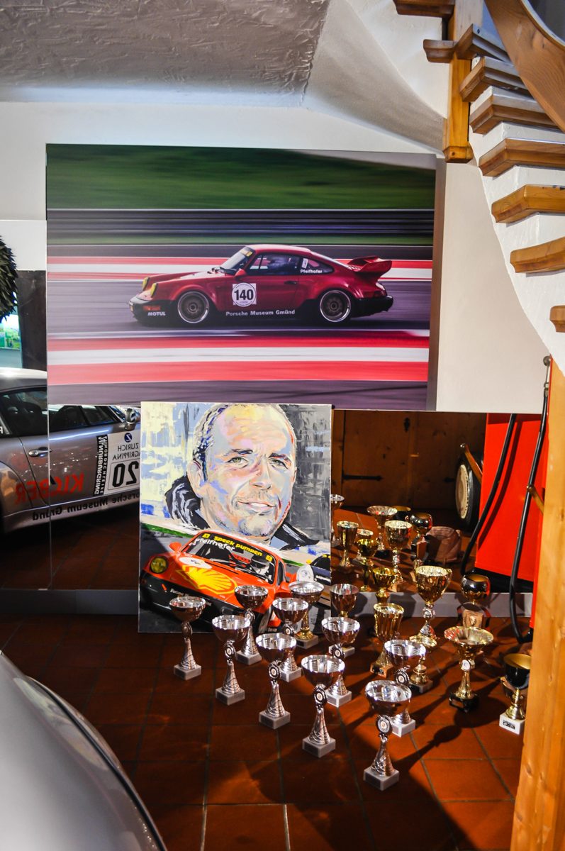 PORSCHE