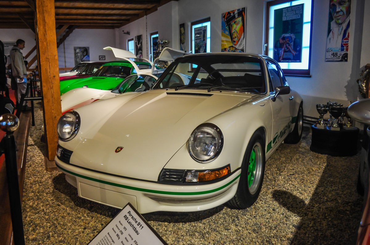PORSCHE