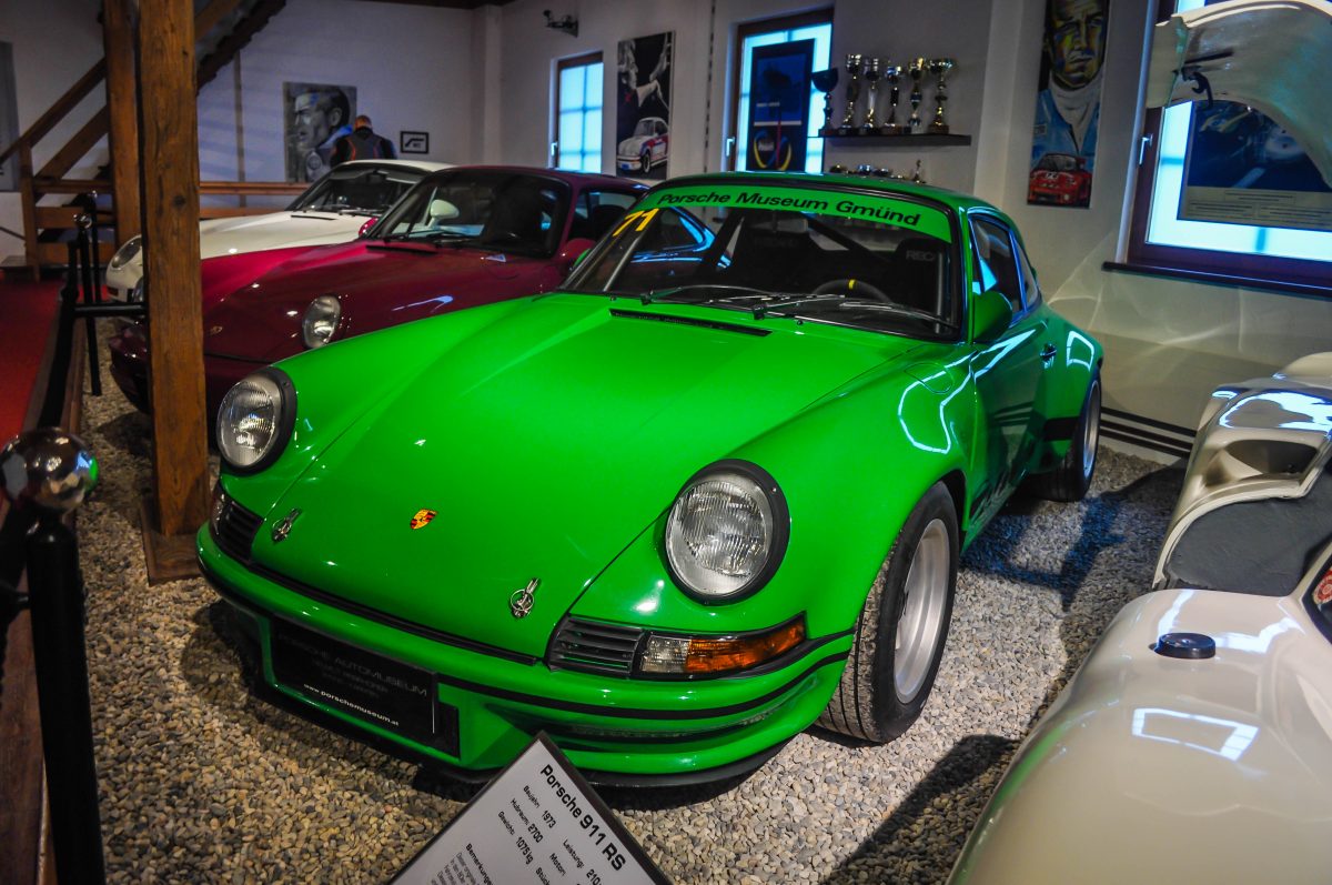 PORSCHE