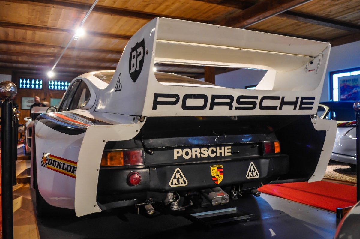 PORSCHE