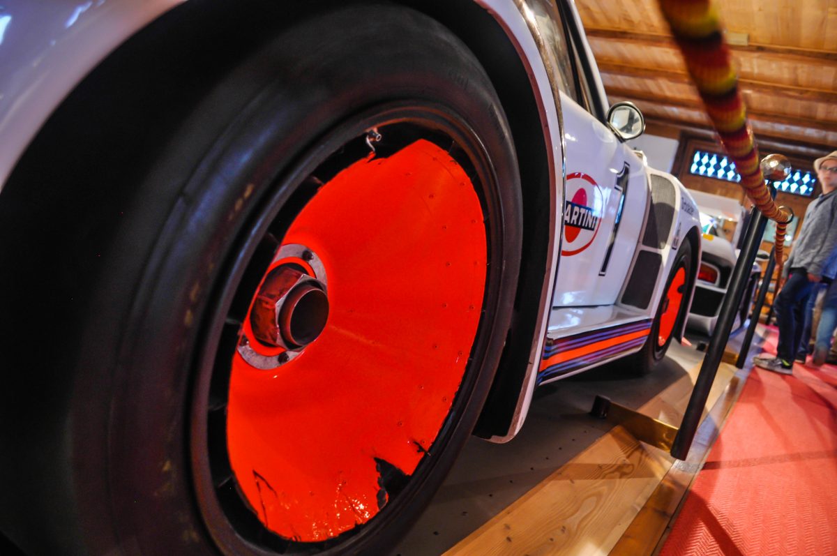 PORSCHE