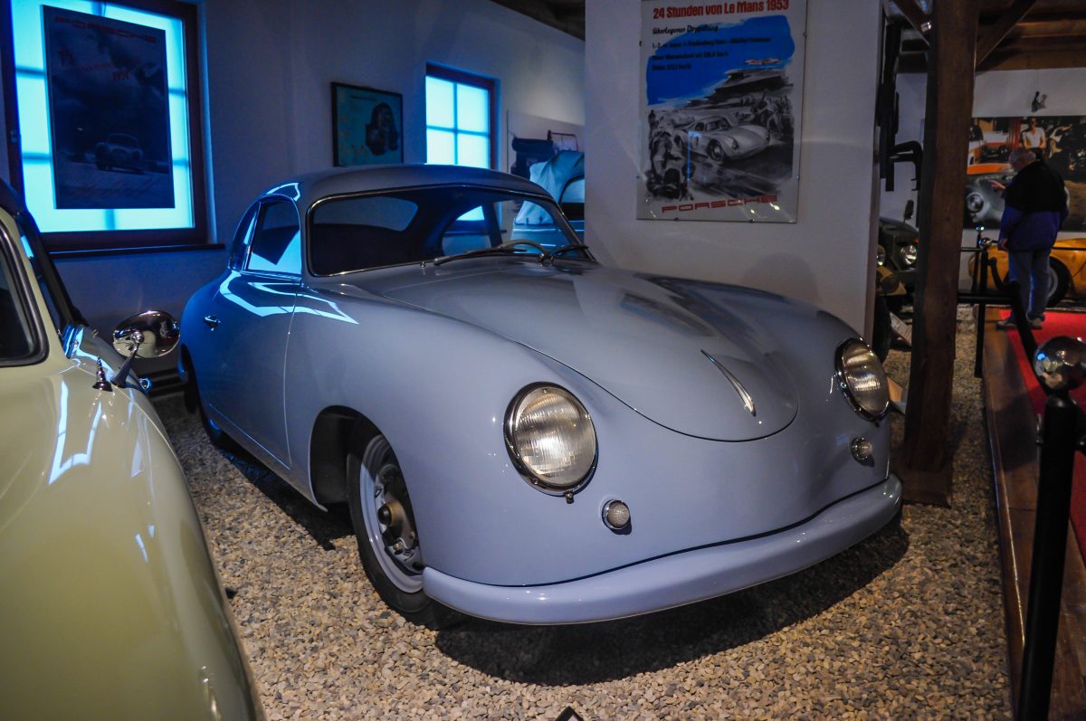 PORSCHE