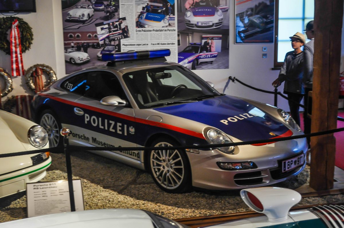 PORSCHE