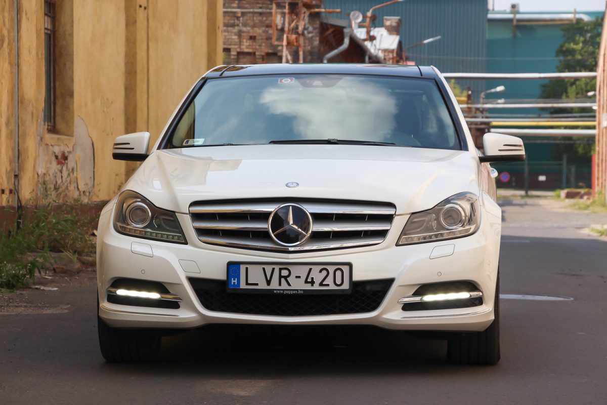 MERCEDES-BENZ