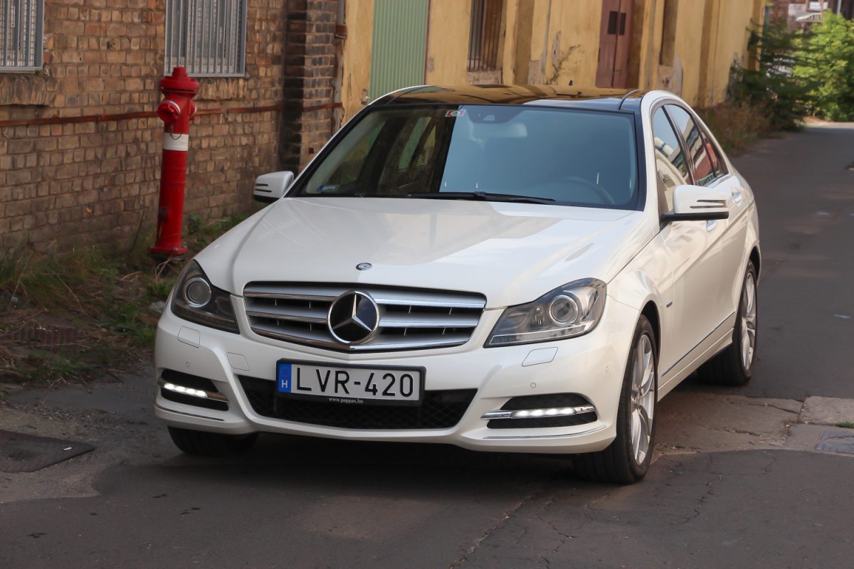 MERCEDES-BENZ