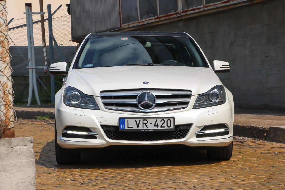 MERCEDES-BENZ
