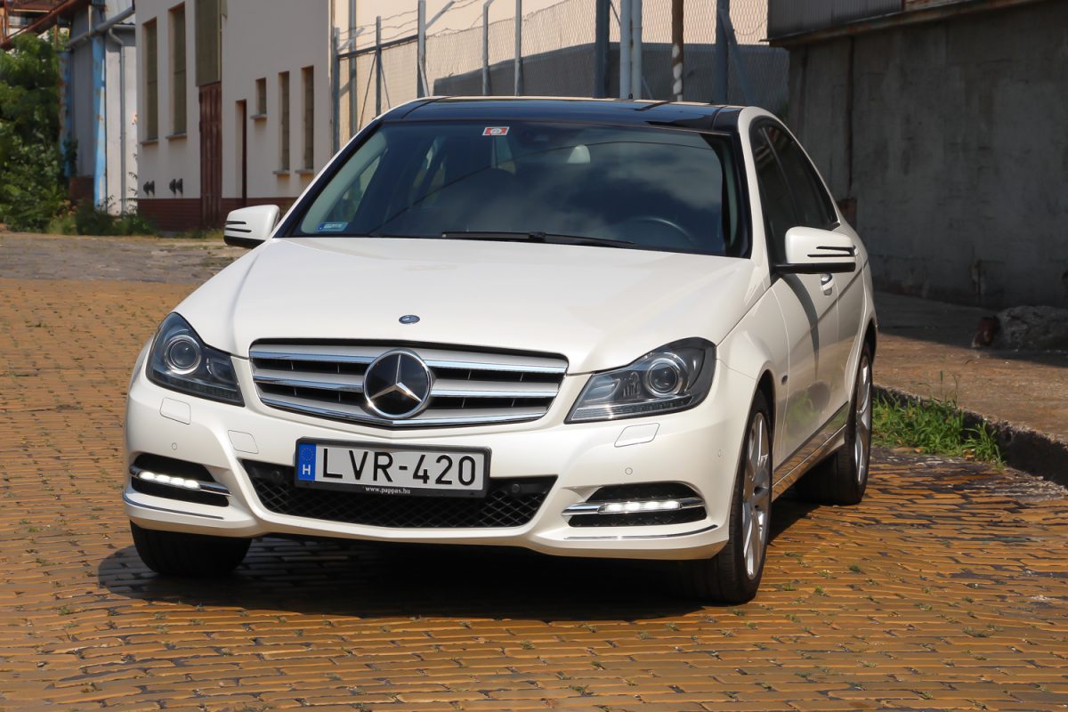 MERCEDES-BENZ