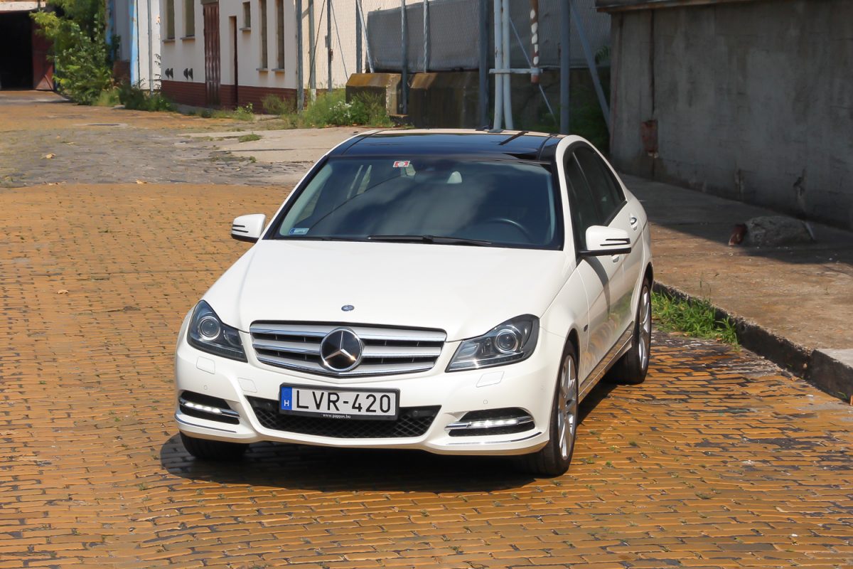 MERCEDES-BENZ