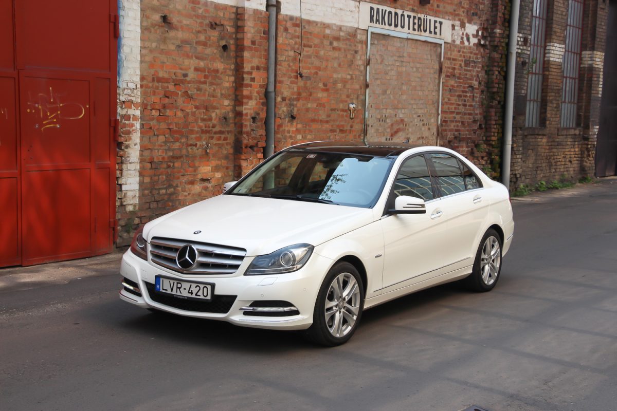 MERCEDES-BENZ