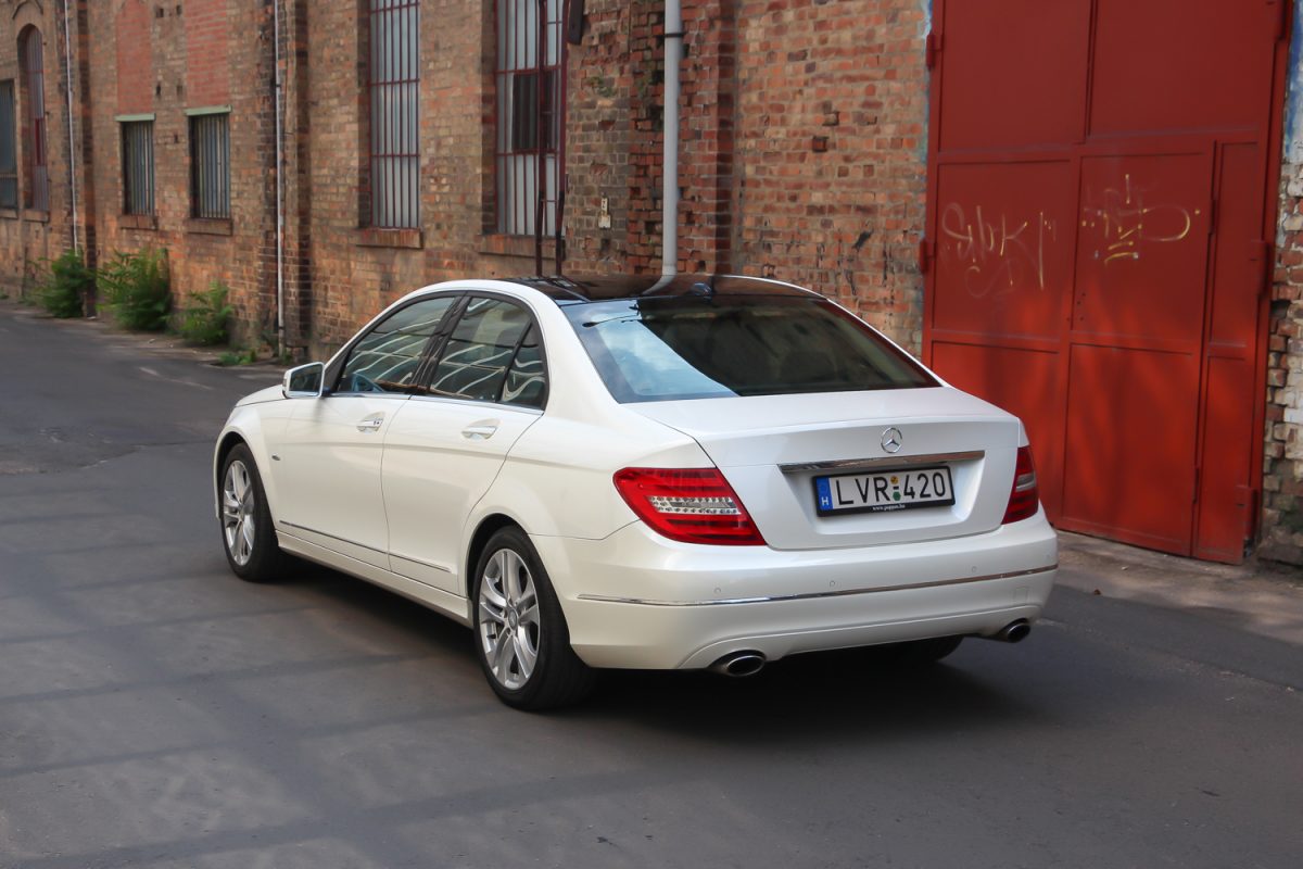 MERCEDES-BENZ