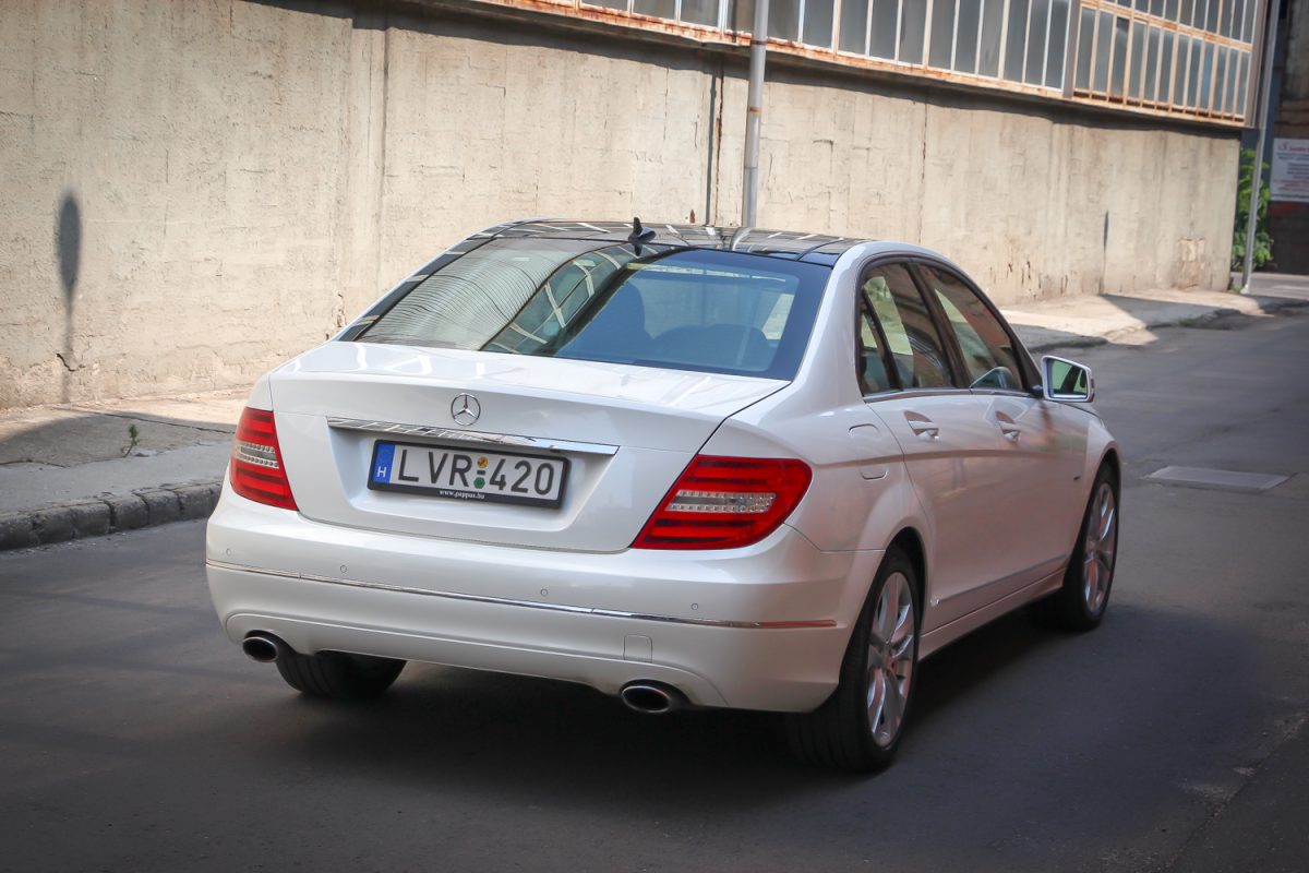 MERCEDES-BENZ
