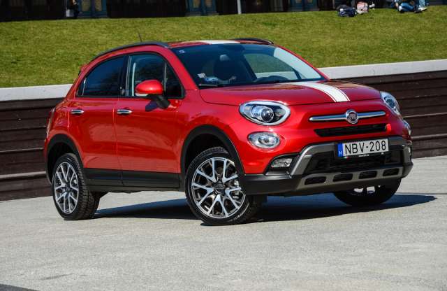 Hazai bemutatón és menetpróbán a Fiat 500X