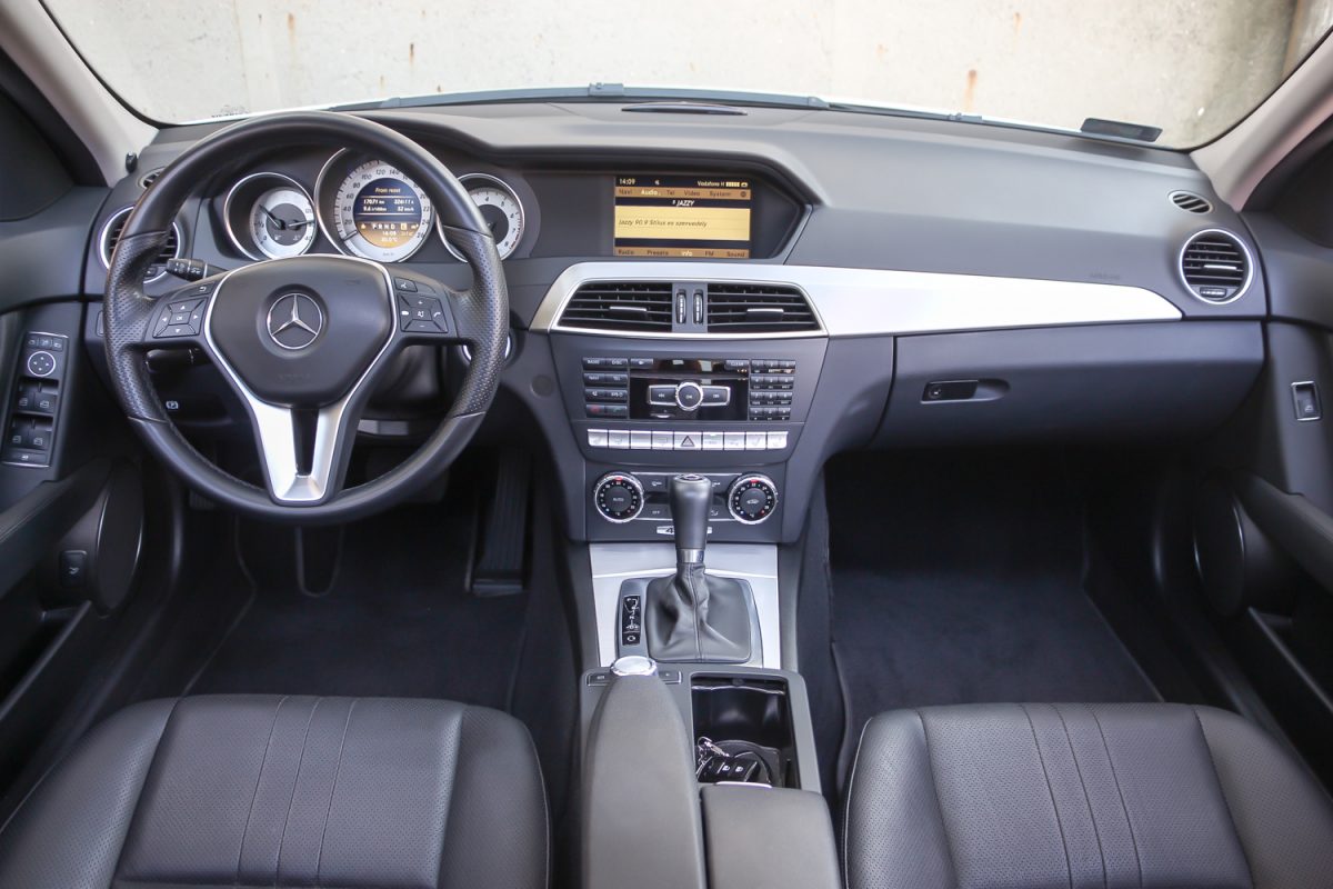 MERCEDES-BENZ