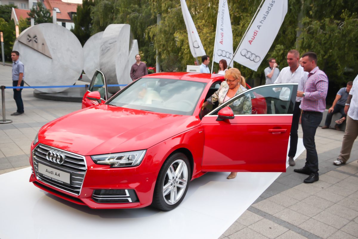 AUDI