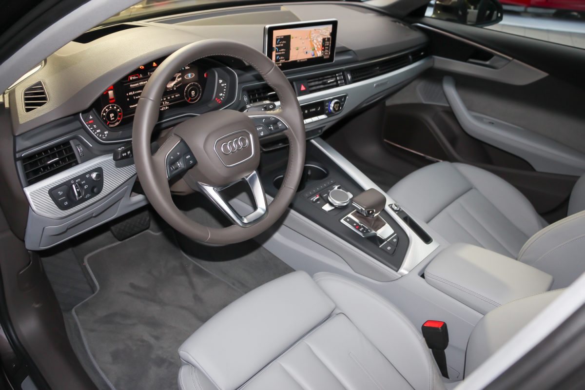 AUDI