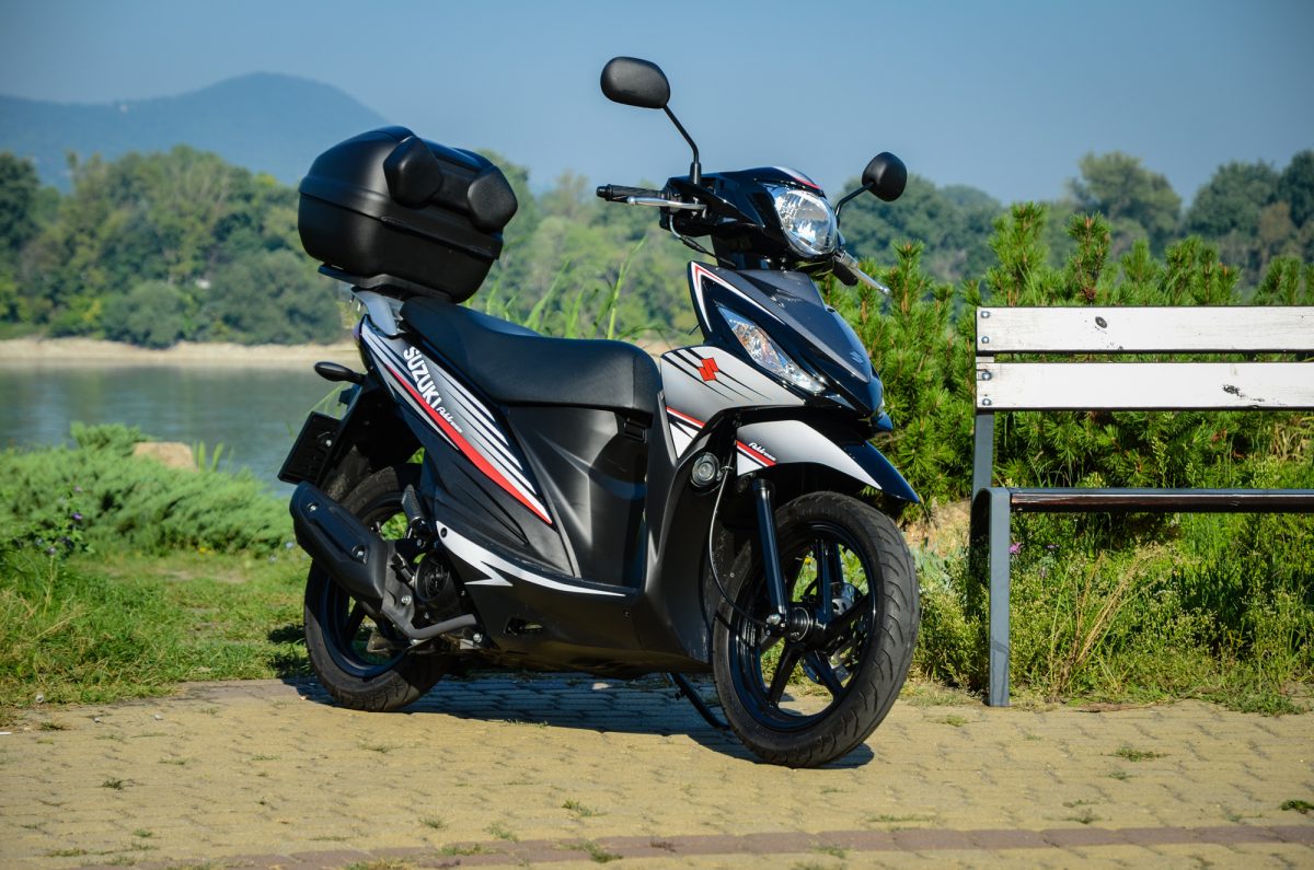 SUZUKI