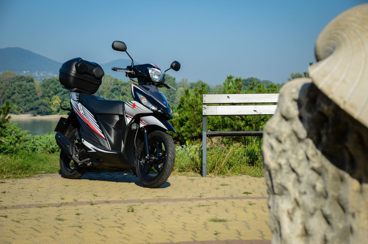 SUZUKI