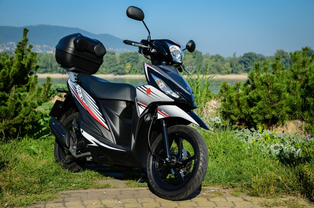 SUZUKI