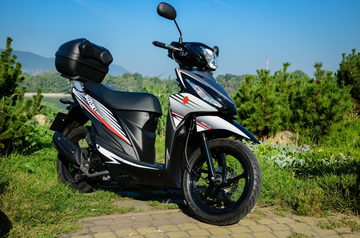 SUZUKI