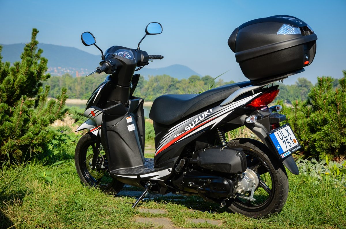 SUZUKI