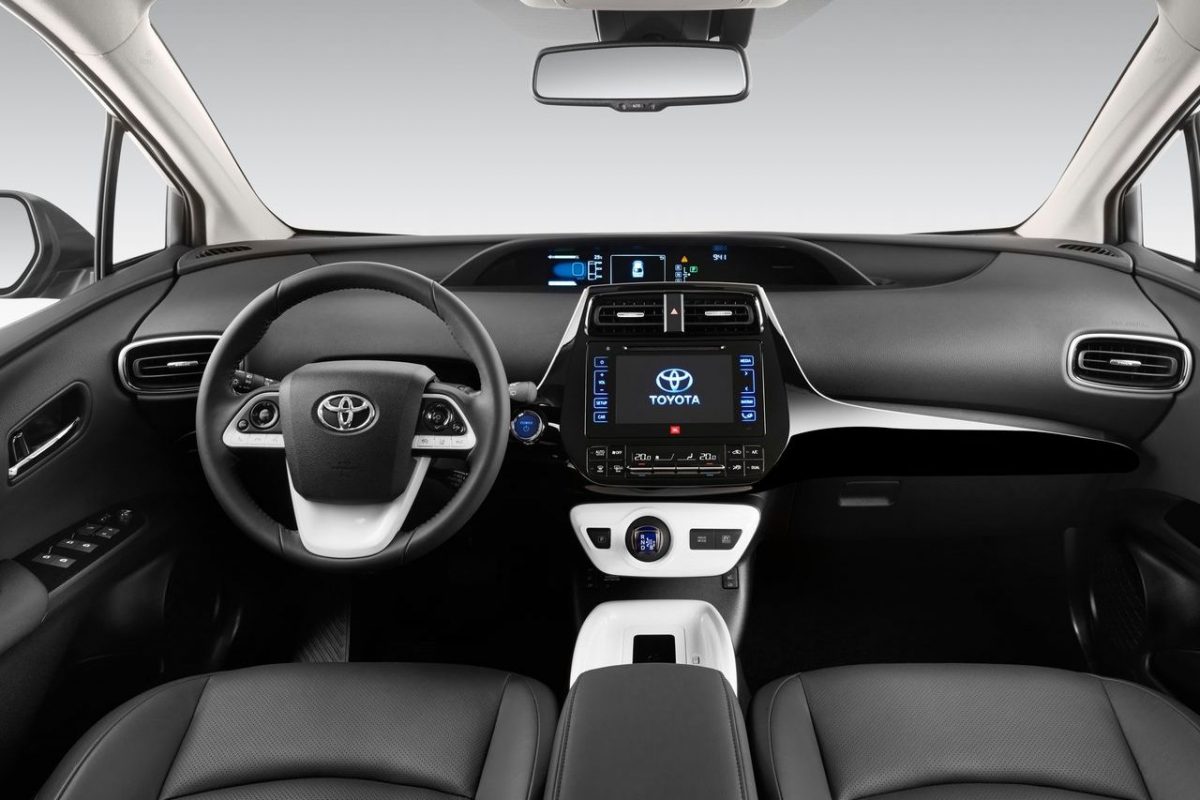 TOYOTA PRIUS