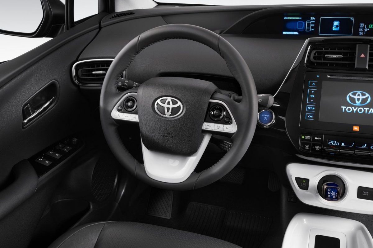 TOYOTA PRIUS