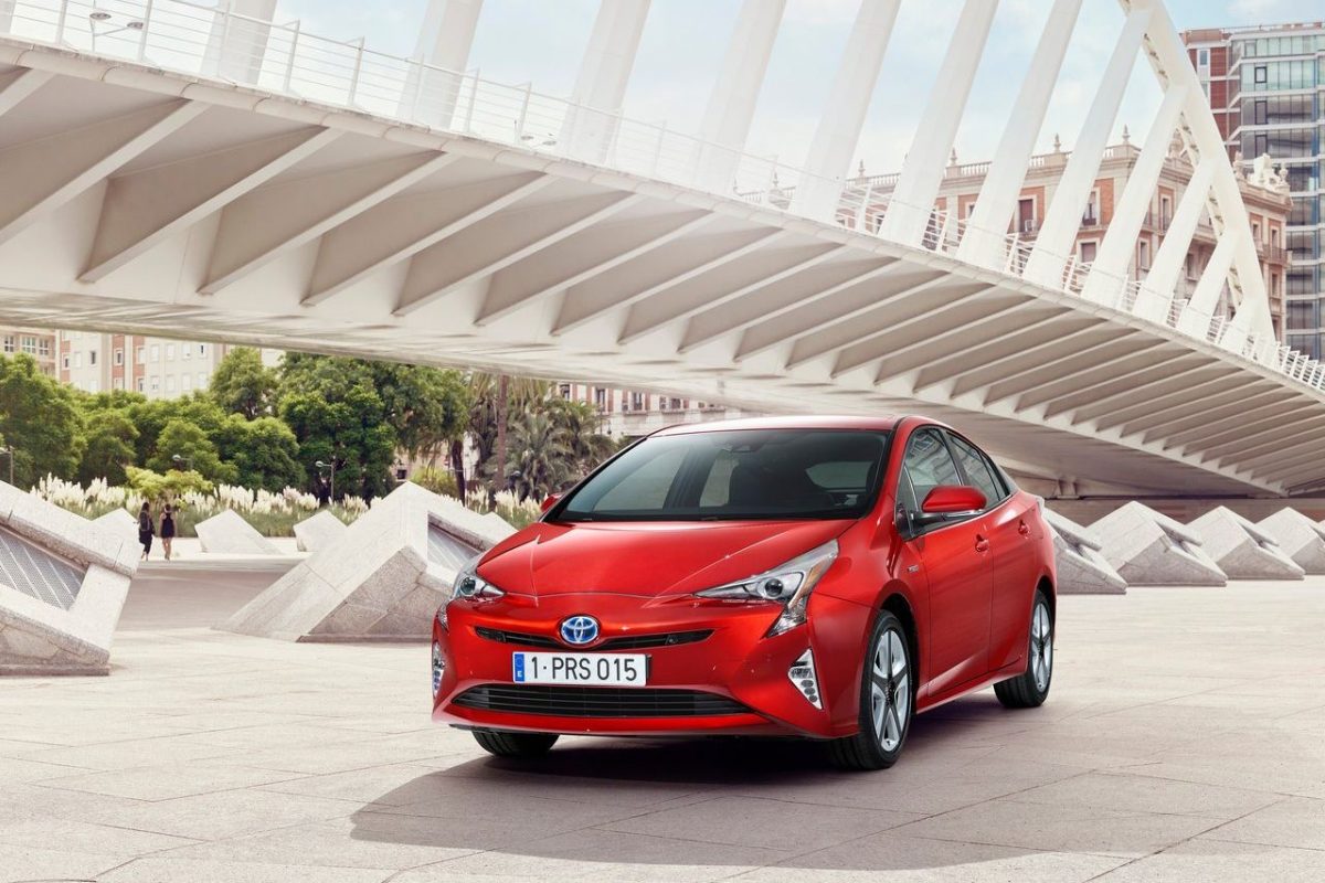 TOYOTA PRIUS