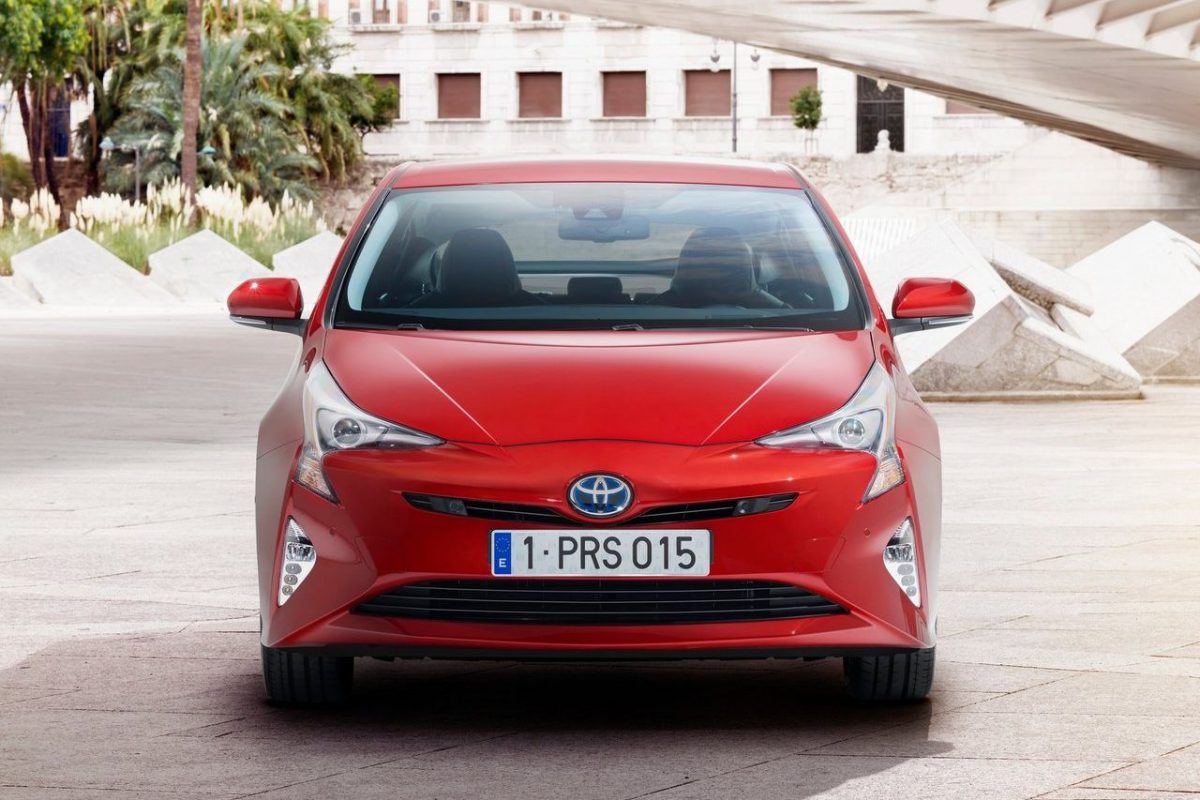 TOYOTA PRIUS