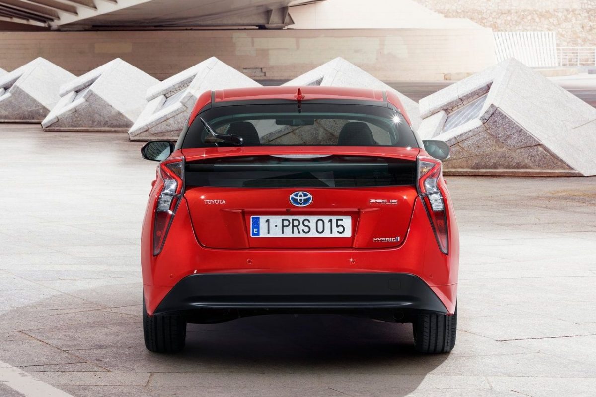 TOYOTA PRIUS