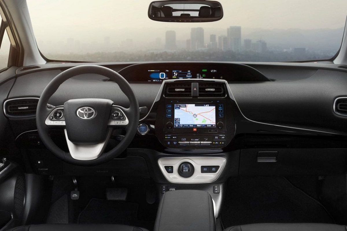 TOYOTA PRIUS