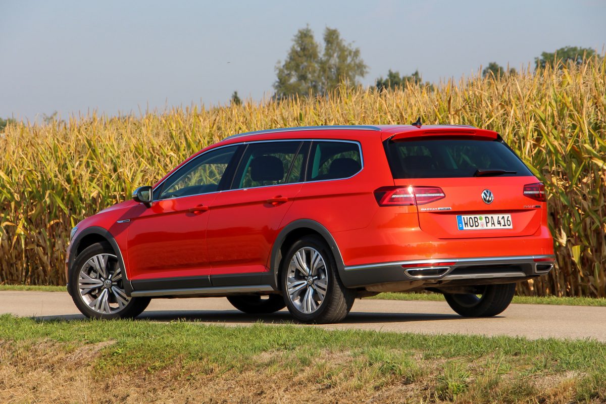 VOLKSWAGEN PASSAT
