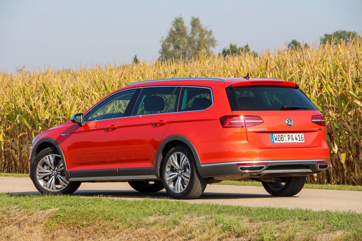 VOLKSWAGEN PASSAT