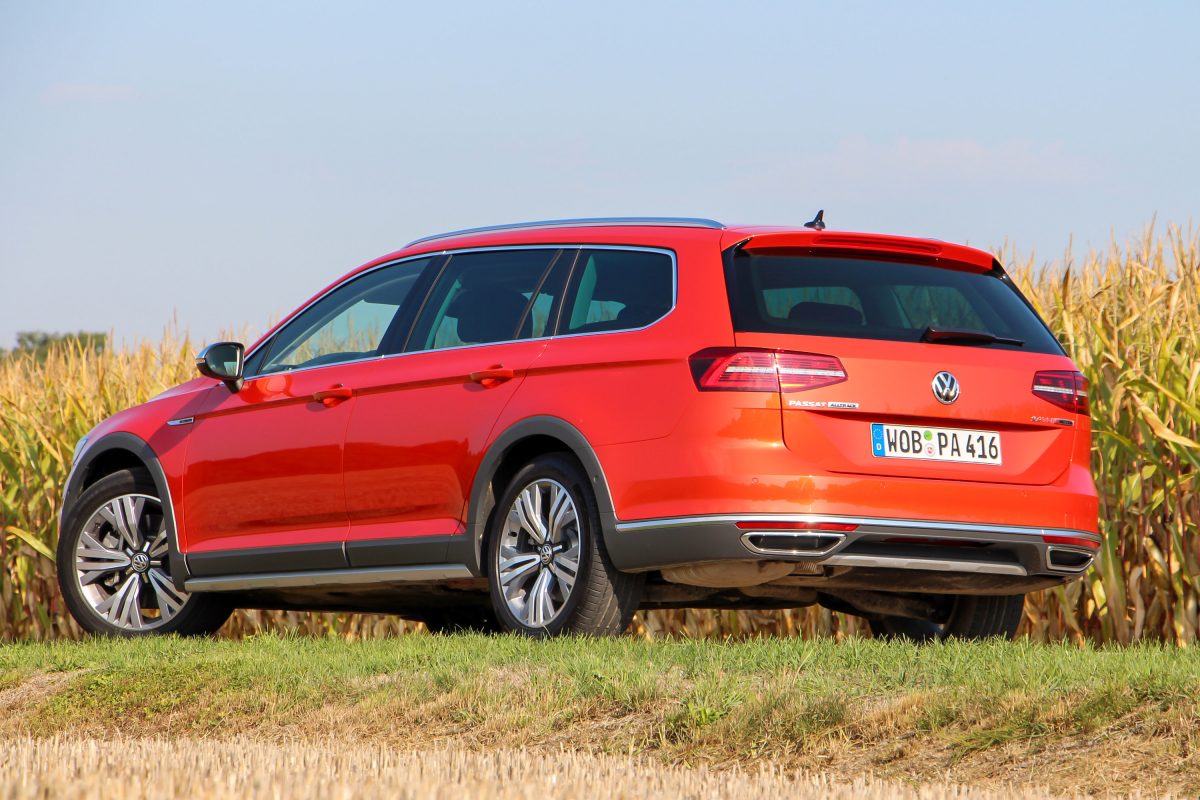 VOLKSWAGEN PASSAT