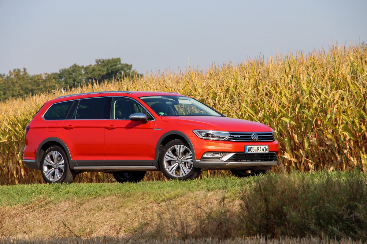 VOLKSWAGEN PASSAT