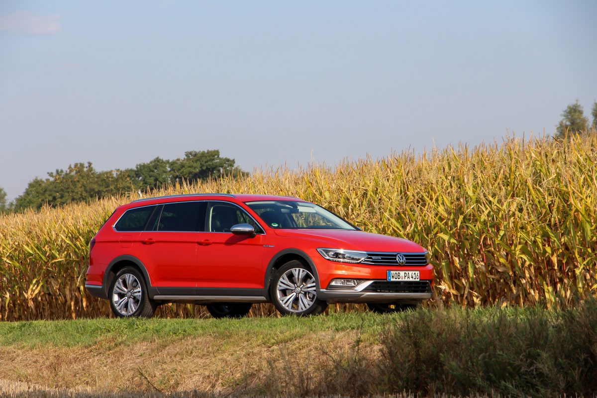VOLKSWAGEN PASSAT