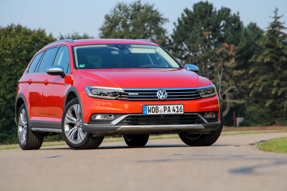 VOLKSWAGEN PASSAT