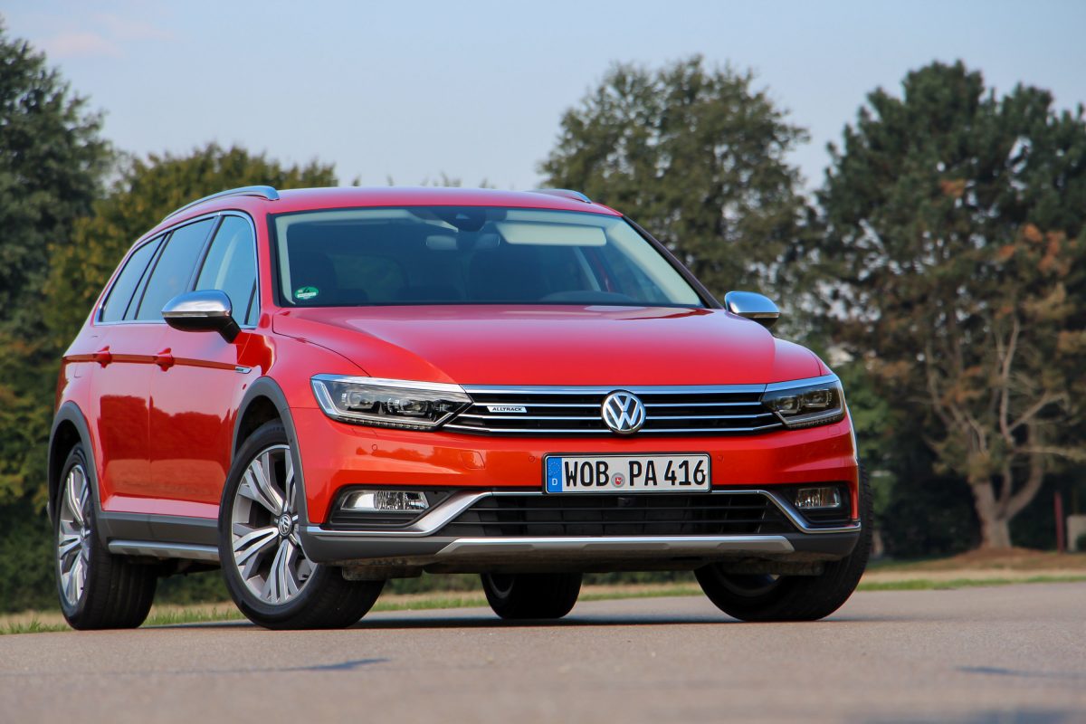VOLKSWAGEN PASSAT