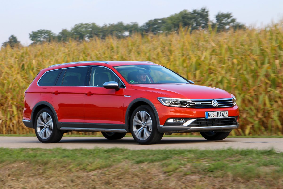 VOLKSWAGEN PASSAT