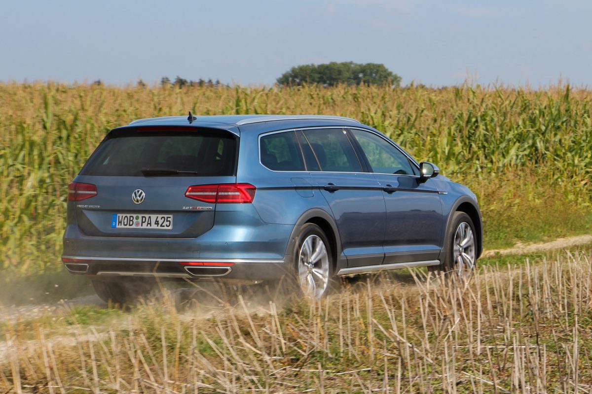 VOLKSWAGEN PASSAT