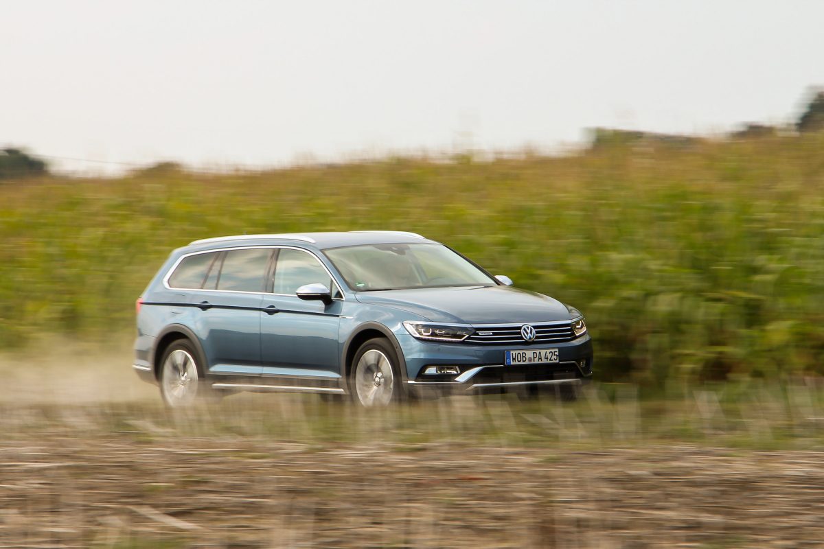VOLKSWAGEN PASSAT