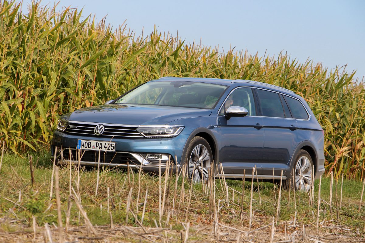 VOLKSWAGEN PASSAT