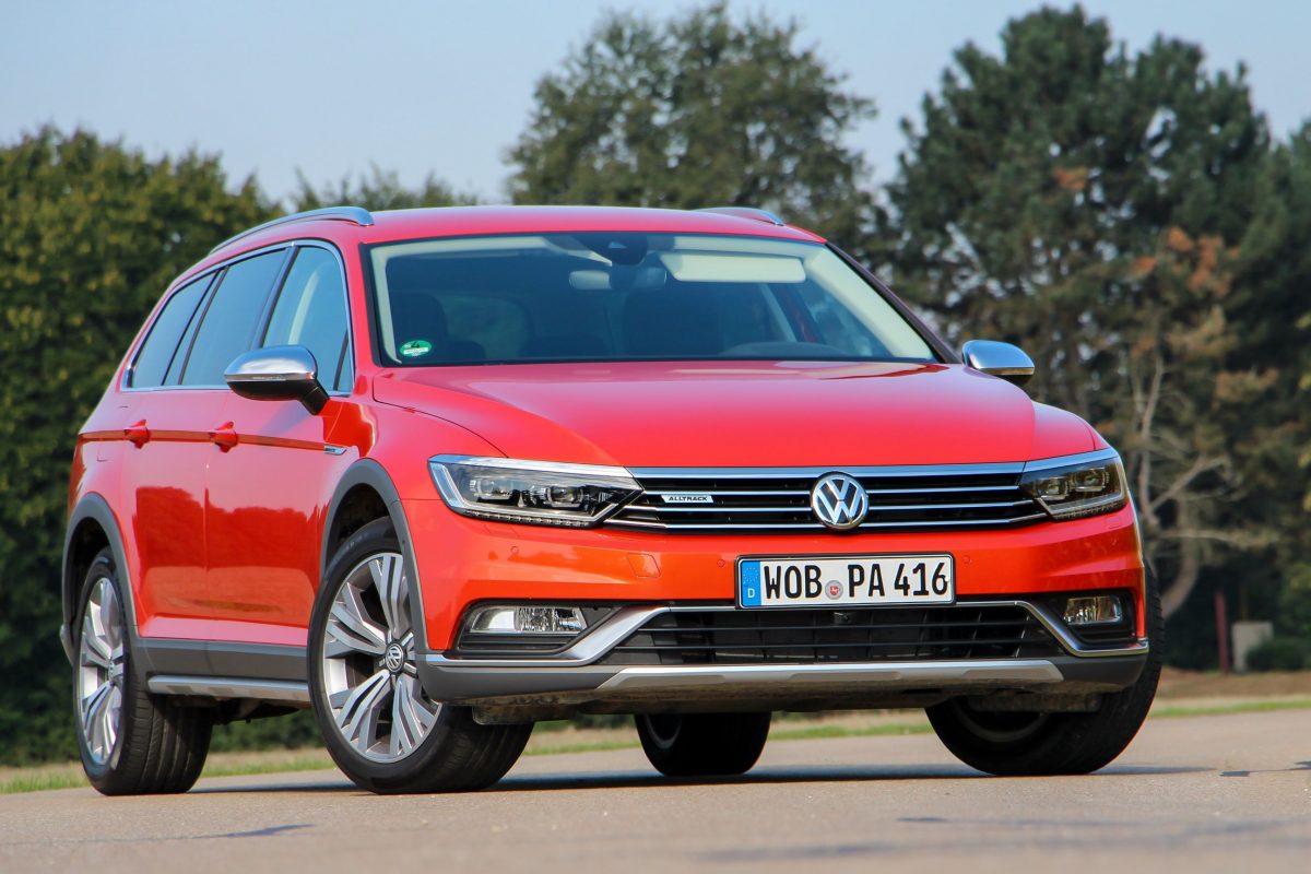 VOLKSWAGEN PASSAT